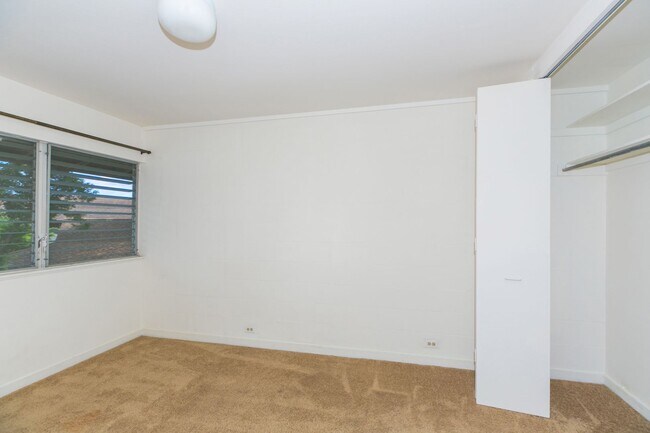 Building Photo - Tropic Garden Townhouse 2b1.5b1pkg