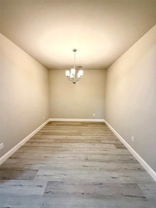 Building Photo - 141 Eliana Shores Dr