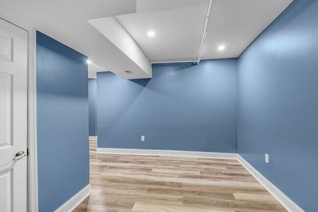 Building Photo - Woodcrest