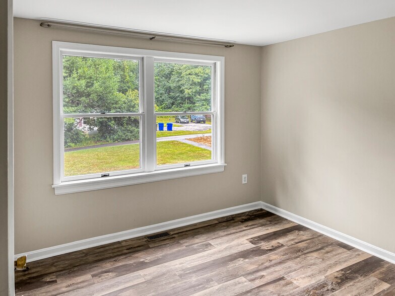 Building Photo - 129 Dracut Rd