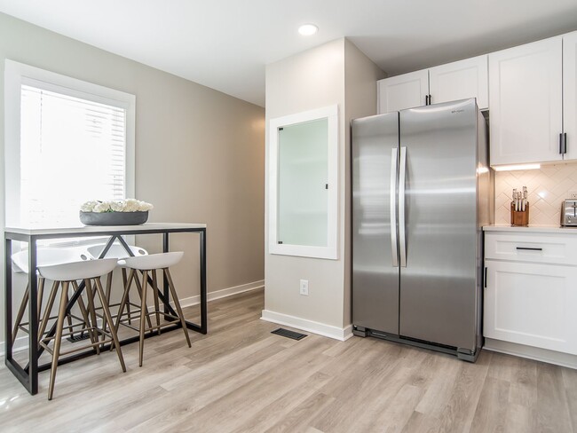 Building Photo - **OFFERING WAIVED APPLICATION FEES & $100 ...