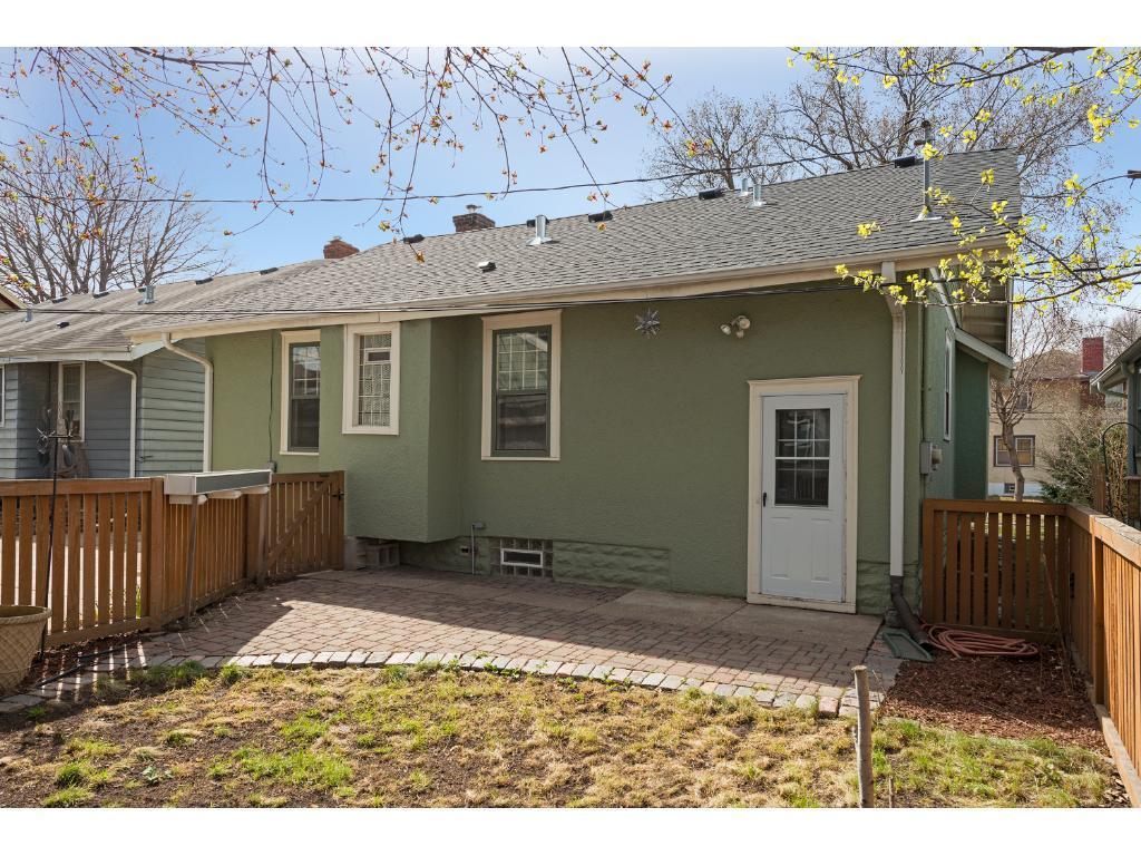 Building Photo - 818 W 42nd St