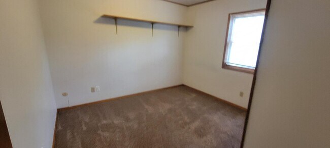 Building Photo - 1011 Lincoln St