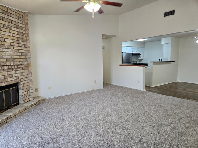 Building Photo - 1106 Buttercup Cir