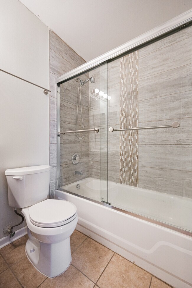 Building Photo - 93 N Victoria Ln