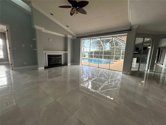 Building Photo - 6719 Fairway Cove Dr
