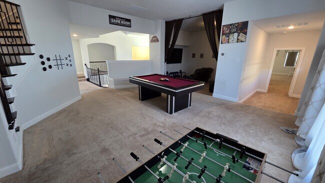 Building Photo - 1112 Maverick Dr