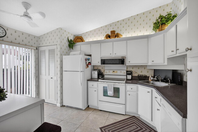 Building Photo - 4934 Sable Pine Cir