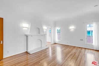 Building Photo - 1557 S Genesee Ave