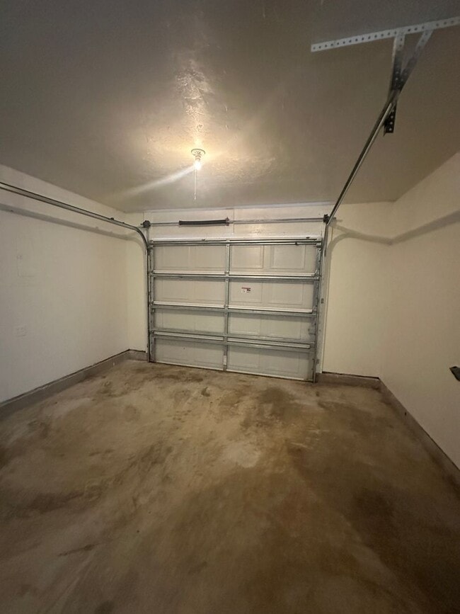Building Photo - Recently Renovated 3B/2B Home in Northwood Pines