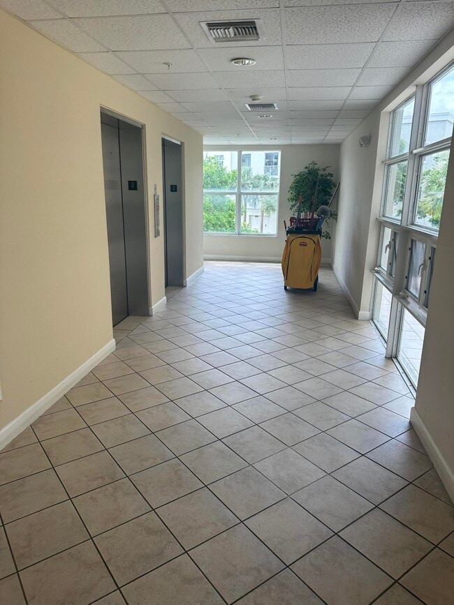 Building Photo - 1200 Town Center Dr