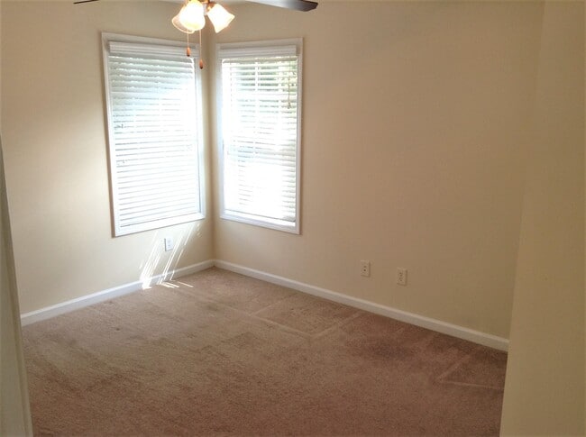Building Photo - 6br House Near Campus FOR RENT