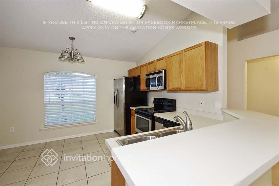 Building Photo - 575 Eagle Ct