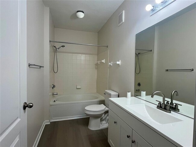 Building Photo - 18105 Villa Creek Dr