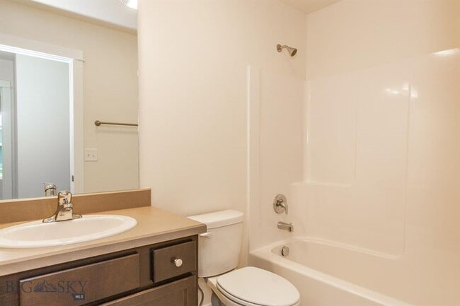 Building Photo - Brand New 4 Bedroom Home