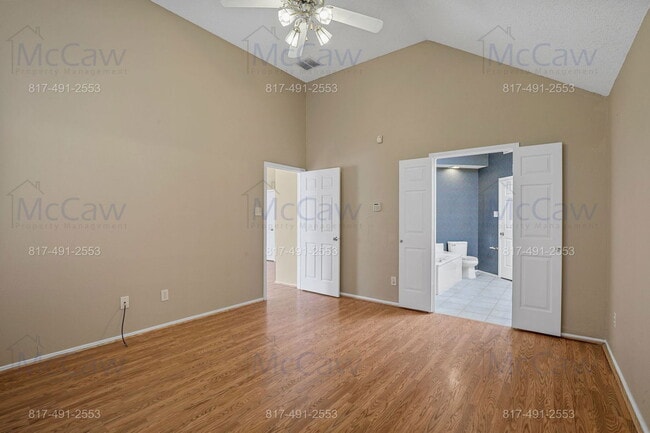 Building Photo - 2119 Amherst Dr
