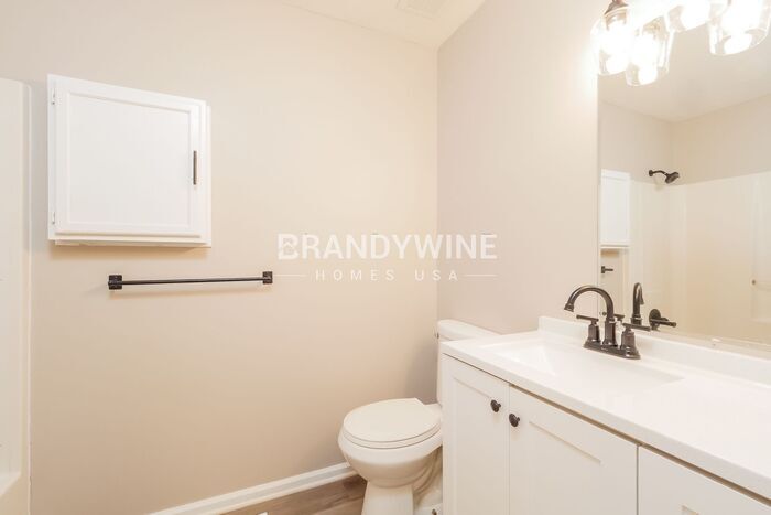 Building Photo - 941 NE Bristol Dr