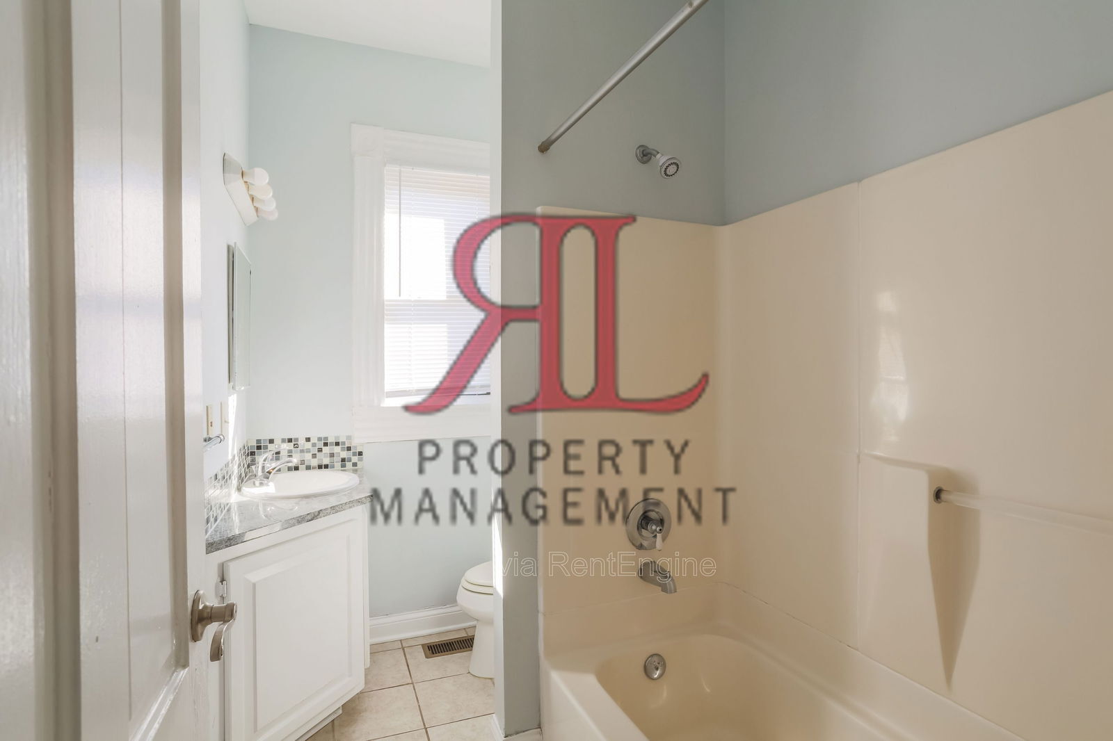 Building Photo - 181 E 1st Ave