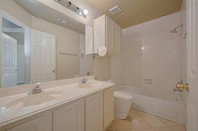 Building Photo - 8814 Fairbloom Ln