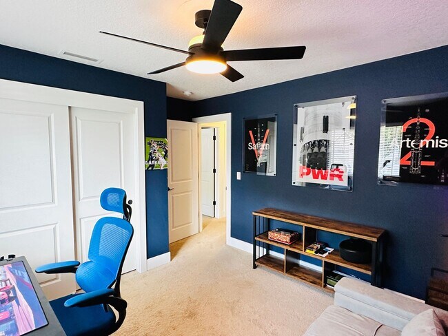 Building Photo - Charming Newer Ridgefield Home with Upgrades Throughout