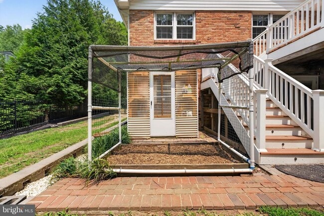 Building Photo - 6443 Walters Woods Dr