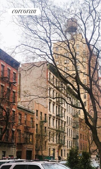 Building Photo - 225 E 21st St