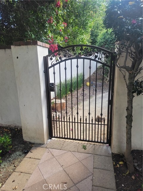 Building Photo - 10071 Highcliff Dr