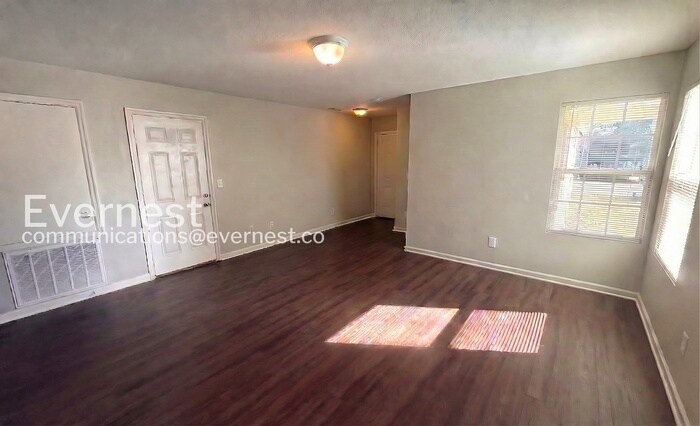 Building Photo - 183 Cloverbrook Dr