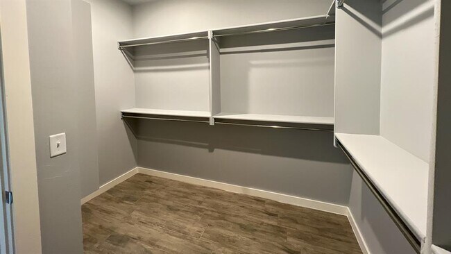 Building Photo - 17611 Natalie Ct