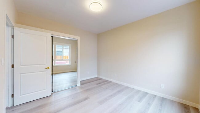 Building Photo - 976 Masson Ave