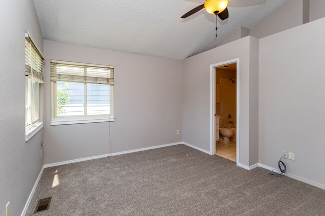 Building Photo - Charming 4-Bedroom Retreat with Modern Upd...