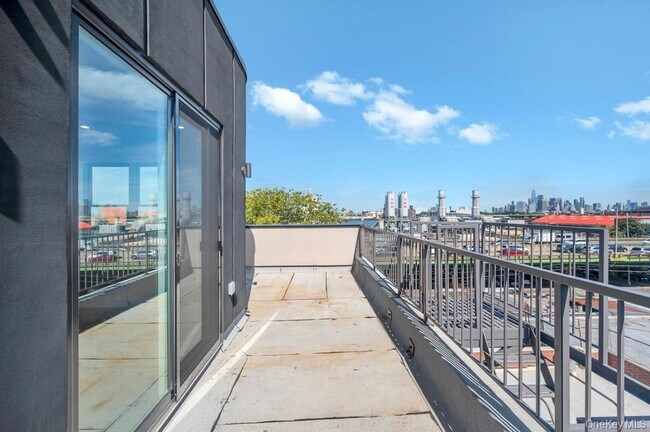 Building Photo - 157 25th St