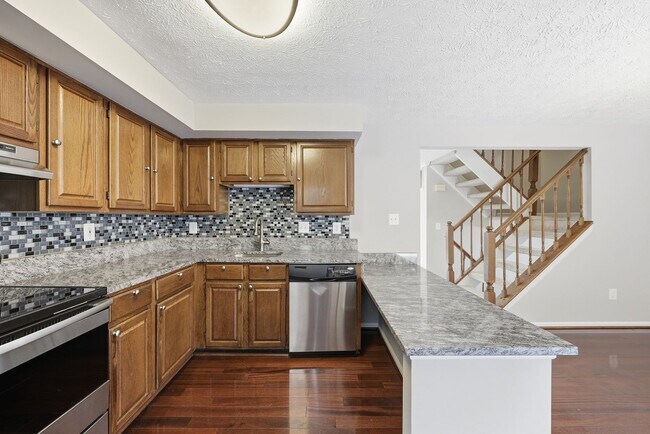 Building Photo - 14126 Red River Dr