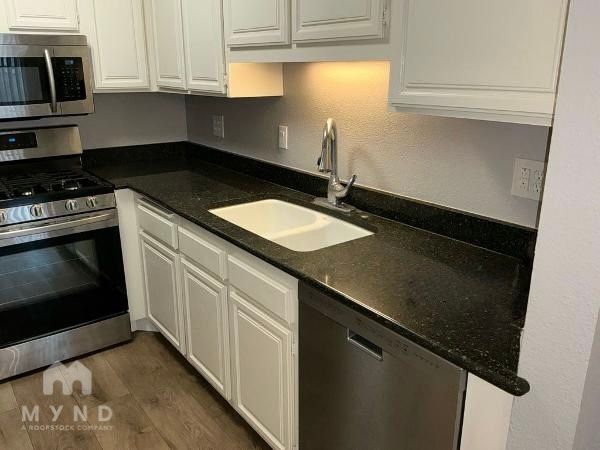 Building Photo - 2415 Sycamore Glen Dr