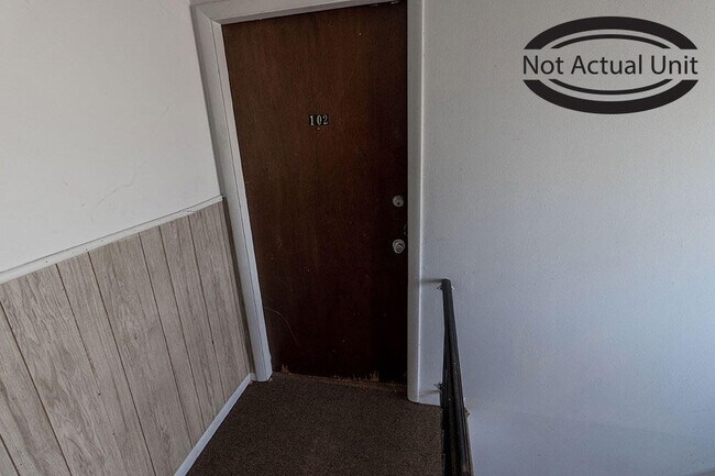 Building Photo - 2904 Leeway Dr