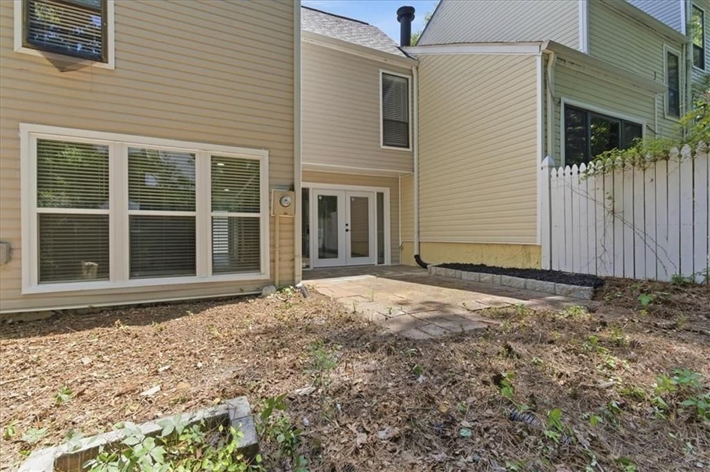 Building Photo - 2696 Greentree Dr SE