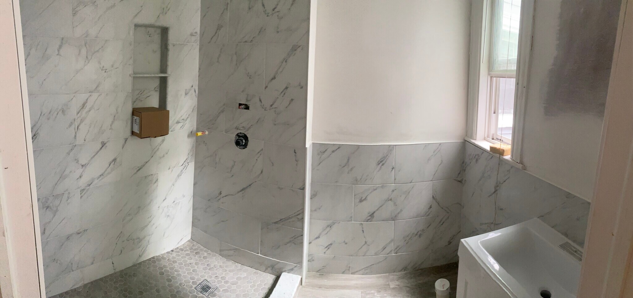 Building Photo - 83 Brook St