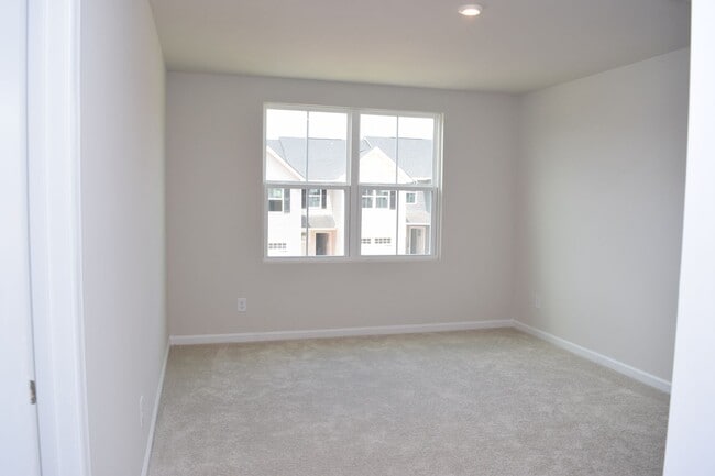 Building Photo - Modern 3-Bedroom Townhouse with Garage & Private Patio