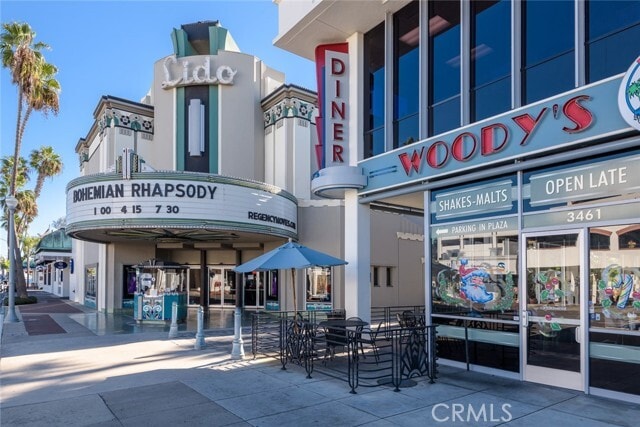 Building Photo - 3322 Via Lido