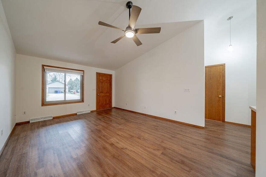 Building Photo - 3610 N Marcos Ln