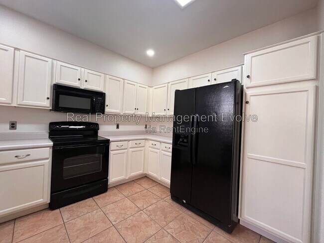 Building Photo - 2060 N 30th St