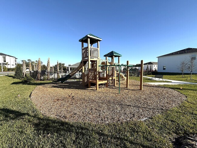 Building Photo - 1967 Tamarack Pass