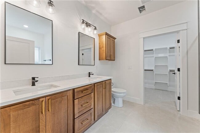 Building Photo - 49 Melbourn Dr