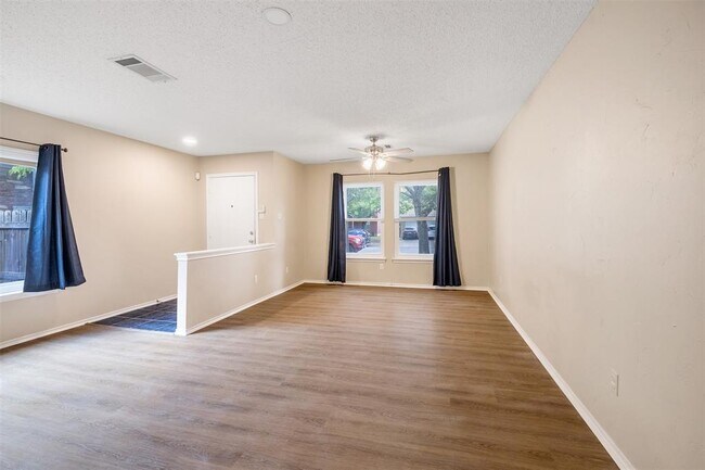 Building Photo - 2507 Byfield Dr