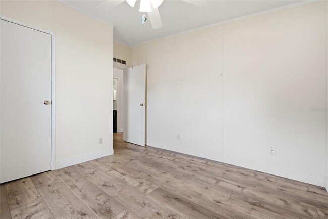 Building Photo - 7 Frangipani Cir