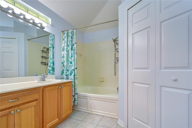 Building Photo - 6010 Skylarkcrest Dr