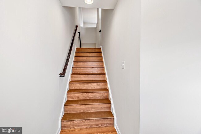 Building Photo - 1549 Wilmer Park Ln