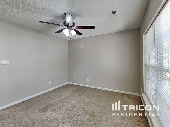 Building Photo - 6303 McIntyre Ridge Dr