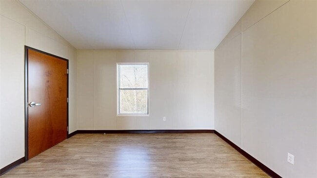 Building Photo - 5585 Straub Rd