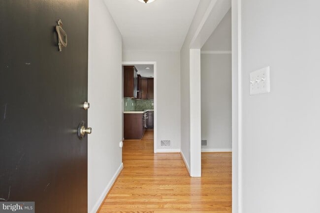 Building Photo - 6139 Tompkins Dr